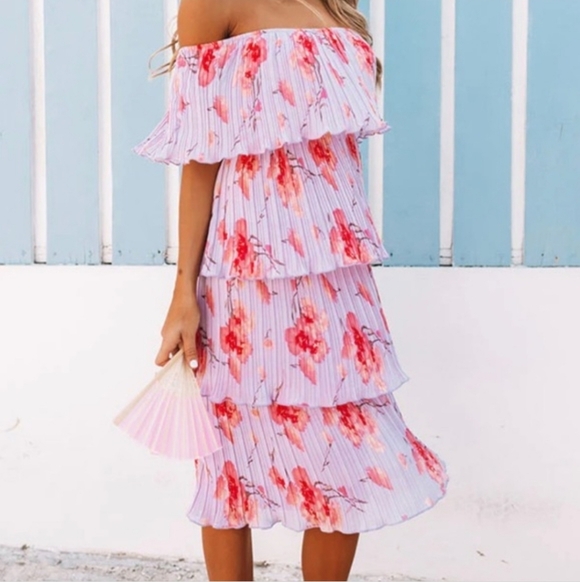 entro Dresses & Skirts - Entro Off Shoulder Tiered Plisse Pleated Midi Dresa Floral Lavender & Pink MD